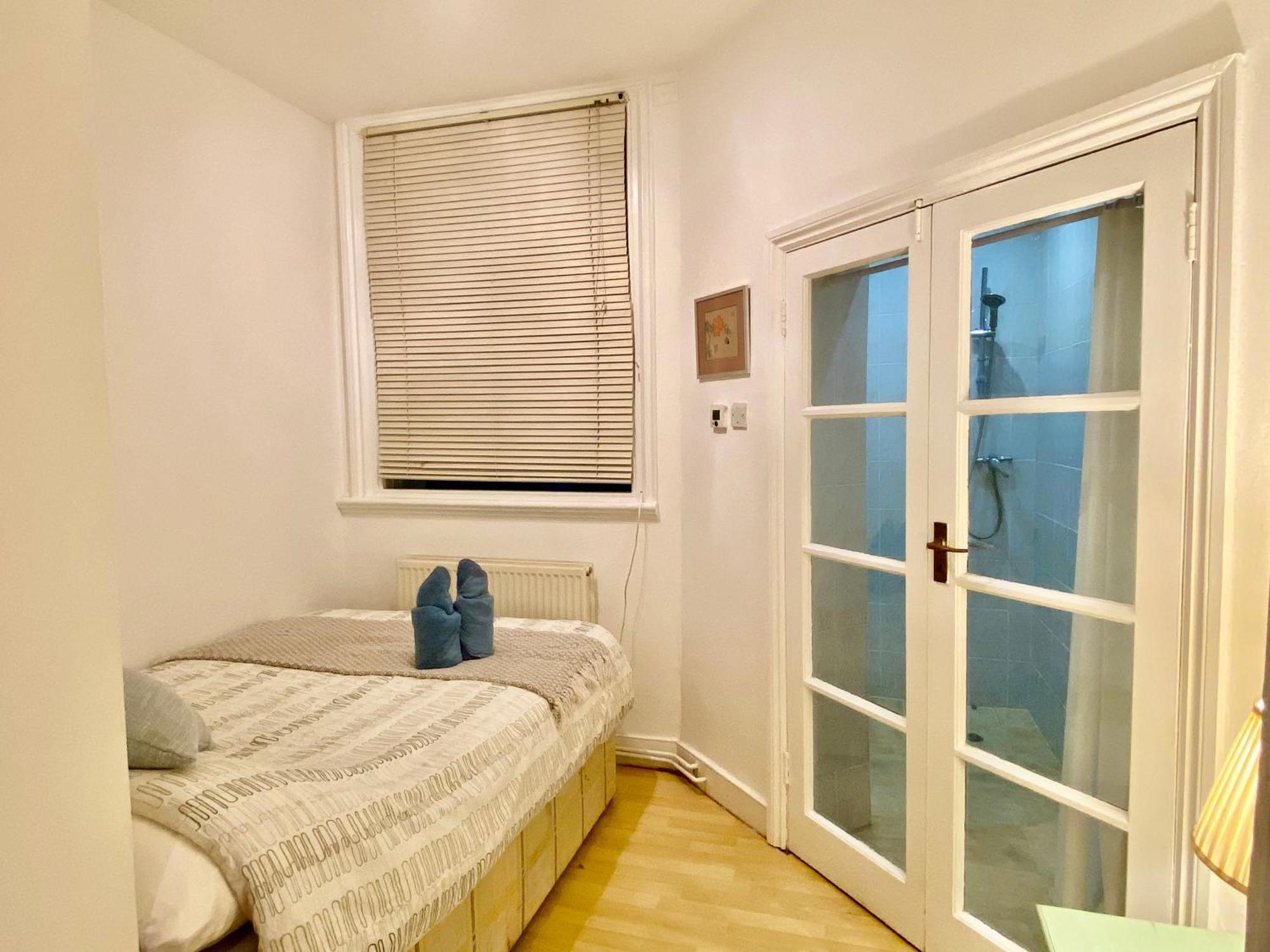 Spacious In Earls Court * Londra