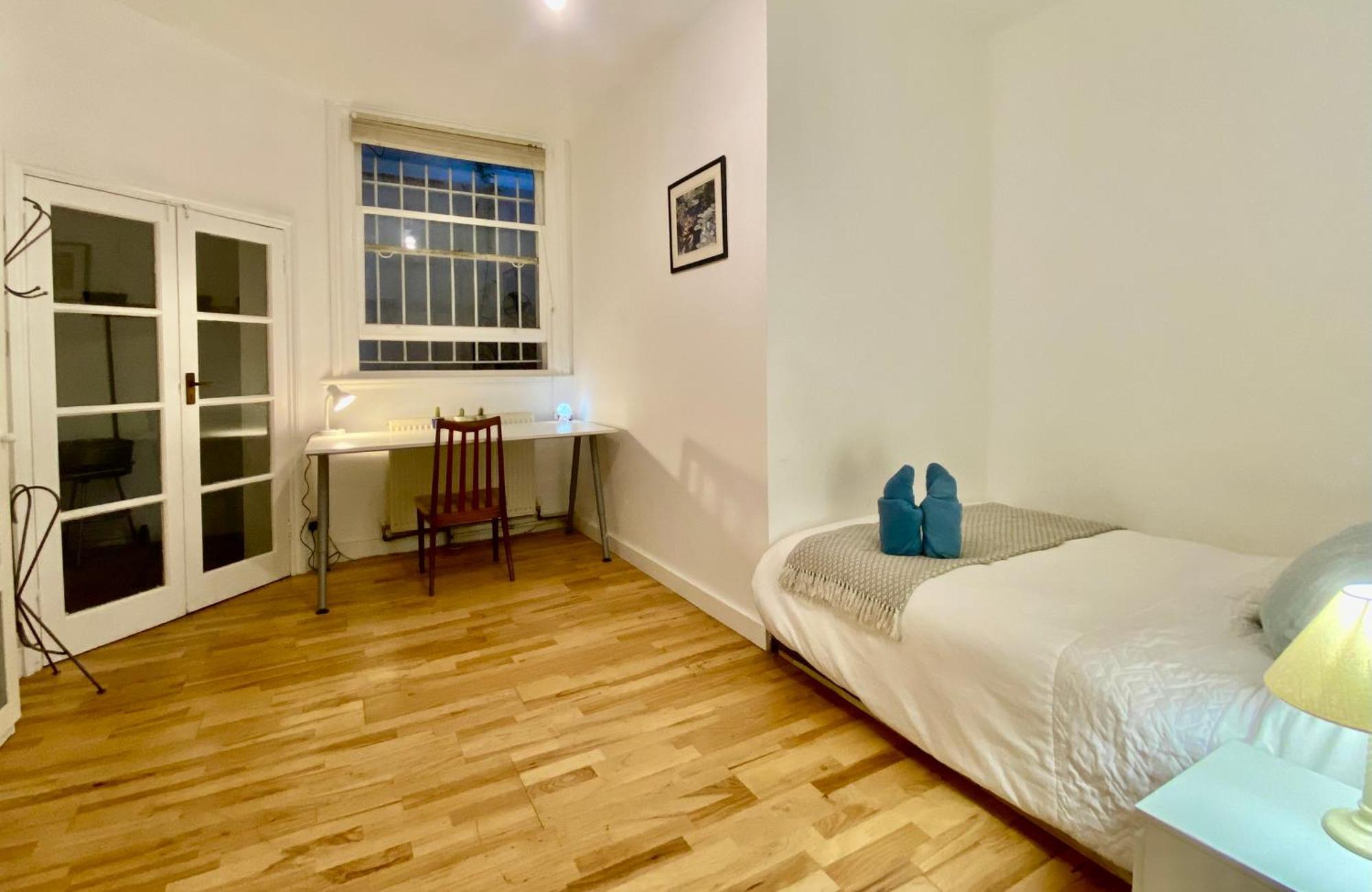 Spacious In Earls Court Appartamento *