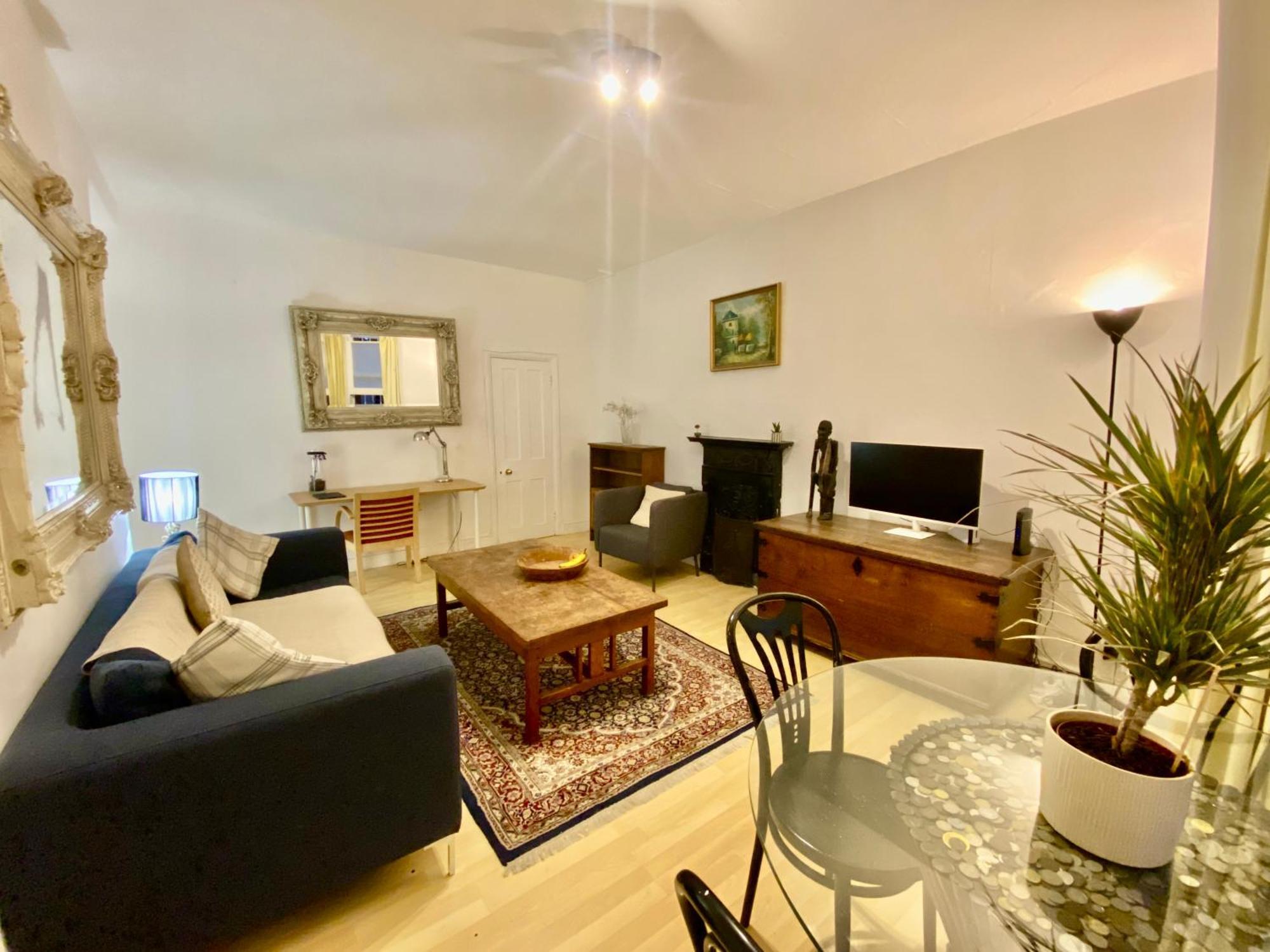 Appartamento Spacious In Earls Court